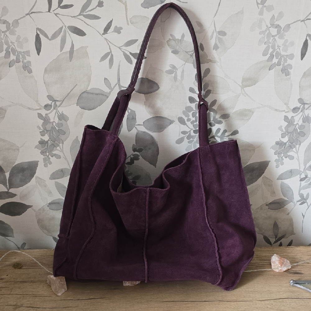 Los Feliz Suede Tote Bag In Aubergine